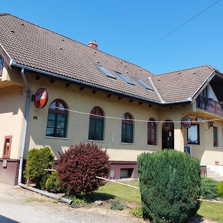 Körmend Teke Panzio Bed & Breakfast エクステリア 写真