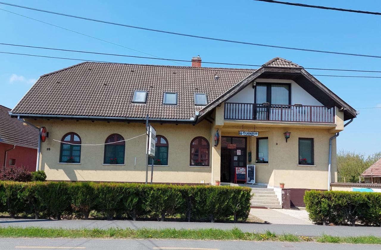 Körmend Teke Panzio Bed & Breakfast エクステリア 写真